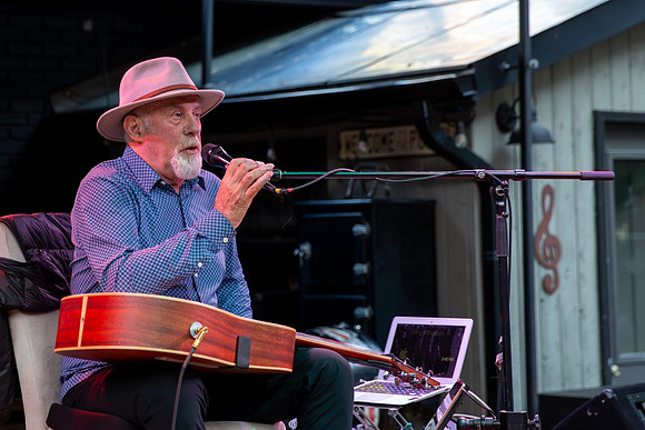 Harry Manx at Blues Holler in Uxbridge