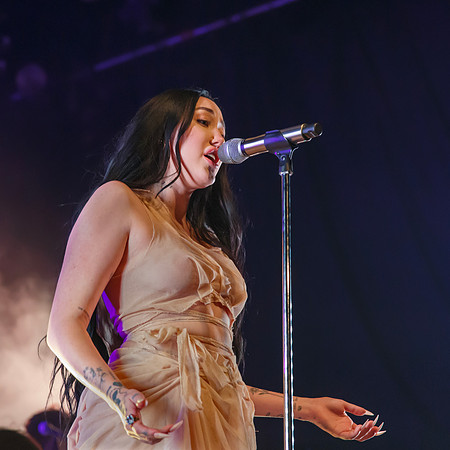"Embrace Presents", "Noah Cyrus", "The Phoenix Concert Theatre", Toronto