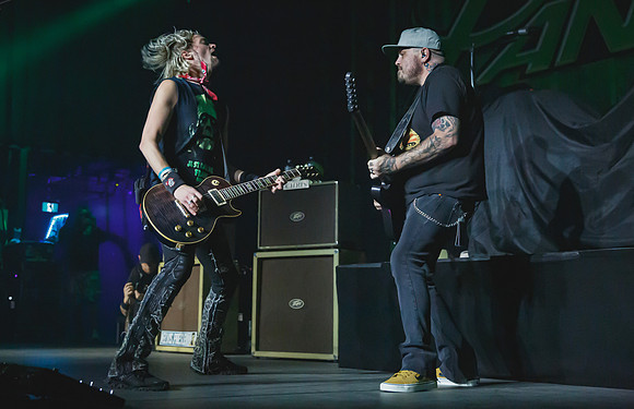 "Embrace Presents", History, Rock, "Black Stone Cherry", Toronto
