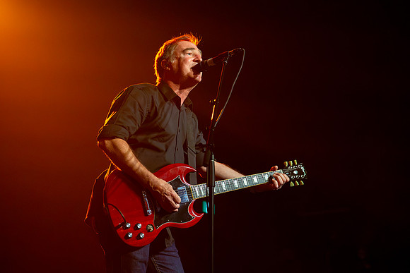 Peter Hook & The Light