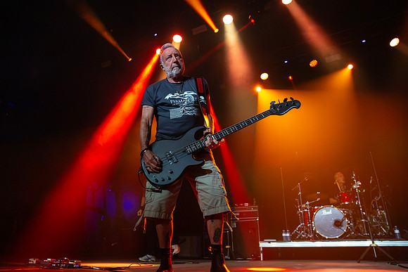 Peter Hook & The Light