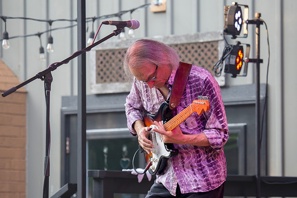 Sonny Landreth at Blues Holler in Uxbridge