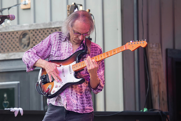 Sonny Landreth at Blues Holler in Uxbridge
