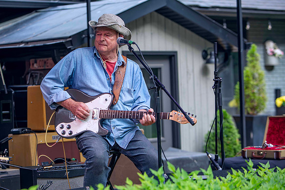 Richard Henderson at Blues Holler in Uxbridge