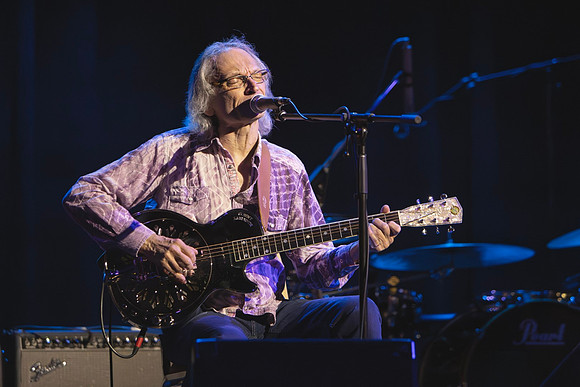 Sonny Landreth at Uxbridge Music Hall in Uxbridge
