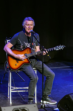 Rik Emmett