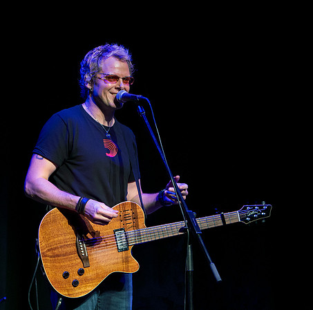 Rik Emmett