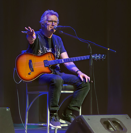 Rik Emmett