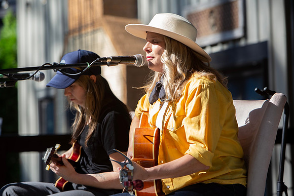 Emily Burgess & Melissa Payne at Blues Holler in Uxbridge