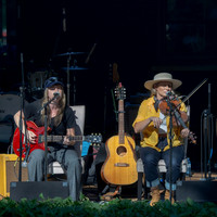 Emily Burgess & Melissa Payne at Blues Holler in Uxbridge