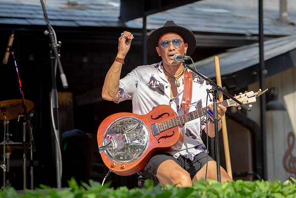 Glenn Marais at Blues Holler in Uxbridge