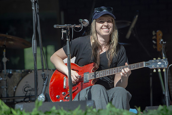 Emily Burgess & Melissa Payne at Blues Holler in Uxbridge