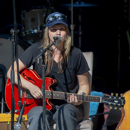Emily Burgess & Melissa Payne at Blues Holler in Uxbridge